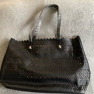 Brand new, only took out of bag for these pictures Large Stella & Dot bag